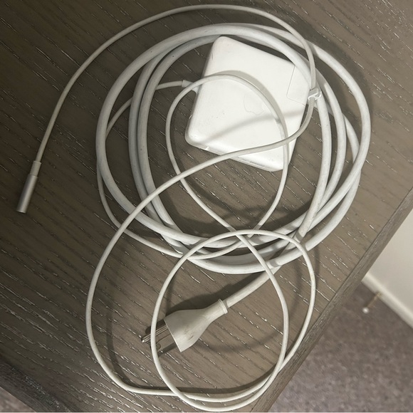 Apple White Charging Adapter - Picture 2 of 6